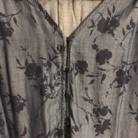 Blouse - Picture 2 of 3